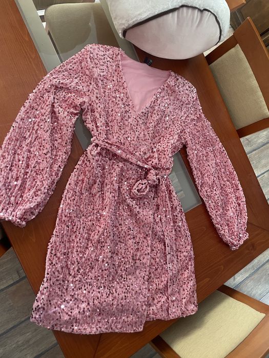 Дамска елегантна рокля с пайети