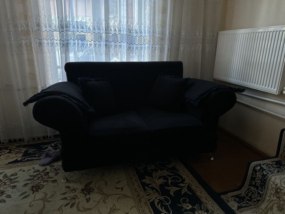 Продается мягкая мебель для гостиной. Диваны и кресла.