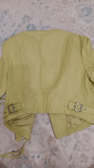 Кожаная куртка укороченная