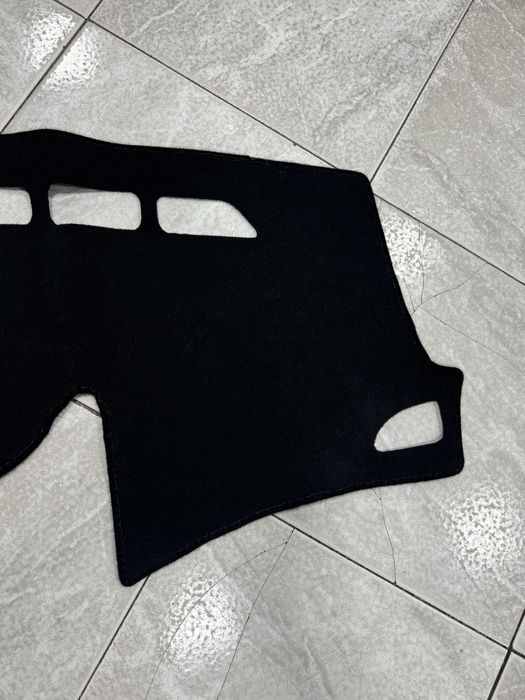 Продам накидку на панель на Камри Рио