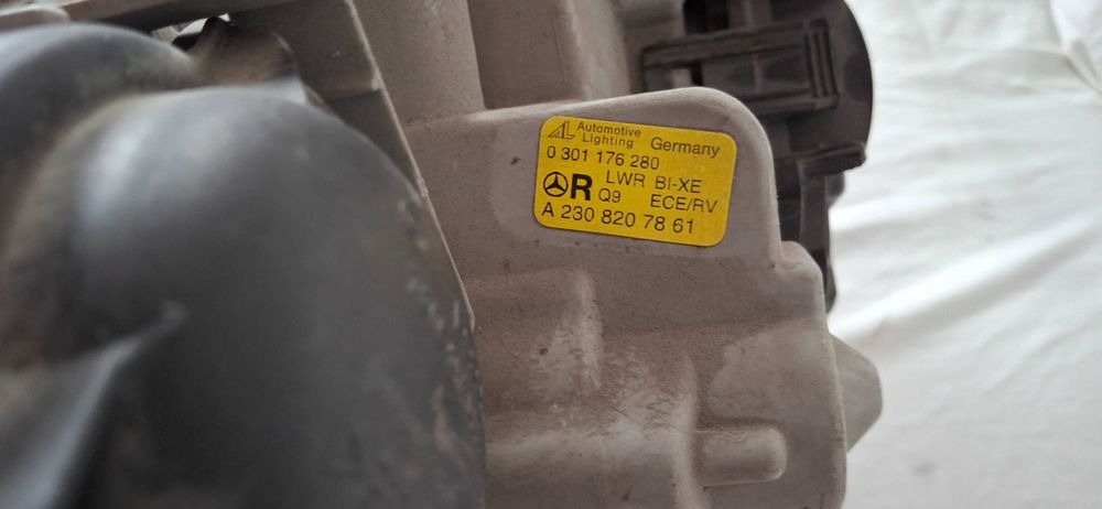 Десен фар за Mercedes SL R230