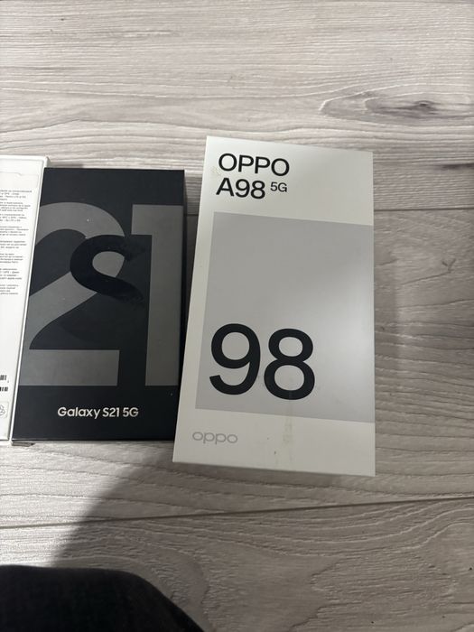 Cablu de telefoane    Incarcatoare   Noi   Cutii de telefoane