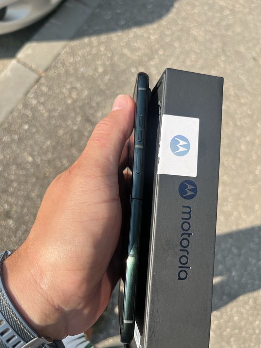 Motorola Razr 60 ultra 512gb 16 gb ram impecabil display nou rama noua