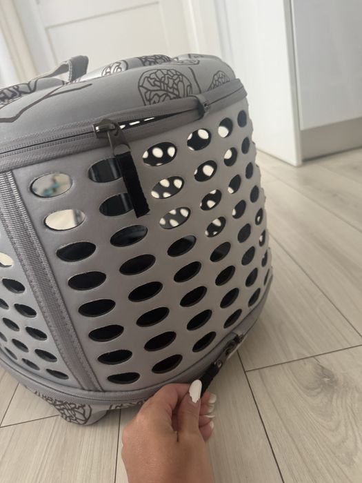 Geanta gri de transport pentru caini si pisici