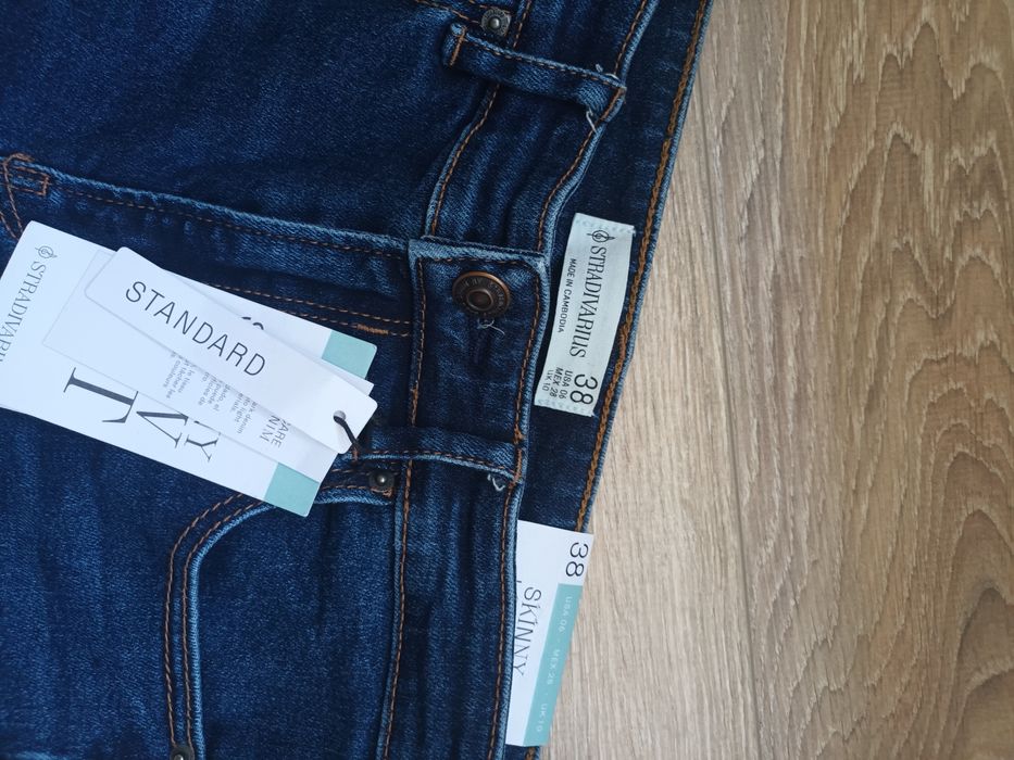 Нови дънки Stradivarius 38 размер