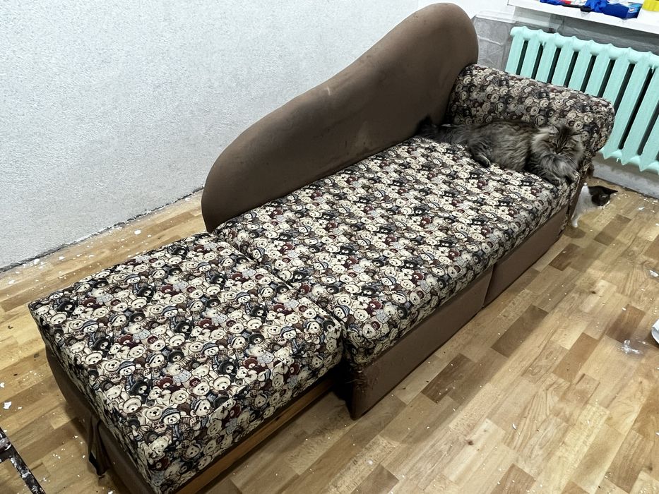 тахта (диванчик)