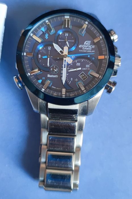 Часовник Casio EQB-501