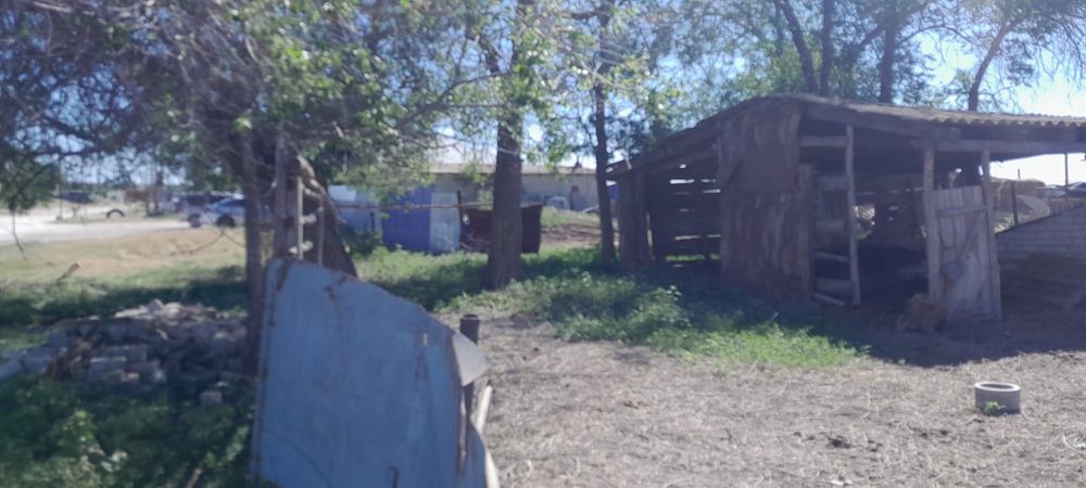 Продается дом,находится в поселке Аксуат.