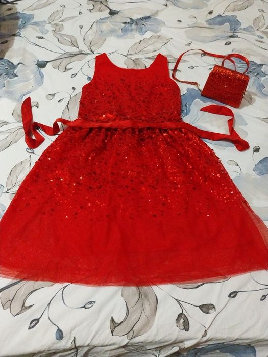 Прекрасна бална рокля от H&M за малка принцеса