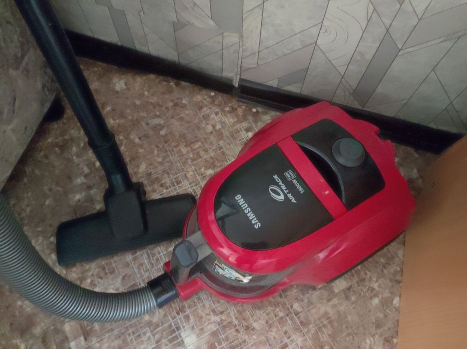 Продам пылесос дом