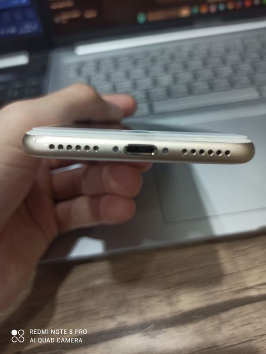 Iphone 7  Gold rangda