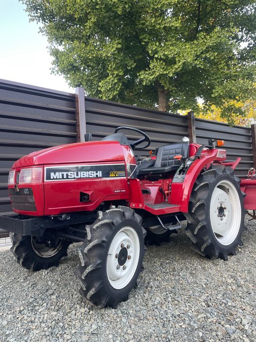 Tractor japonez Mitsubishi  21-CP ,4x4