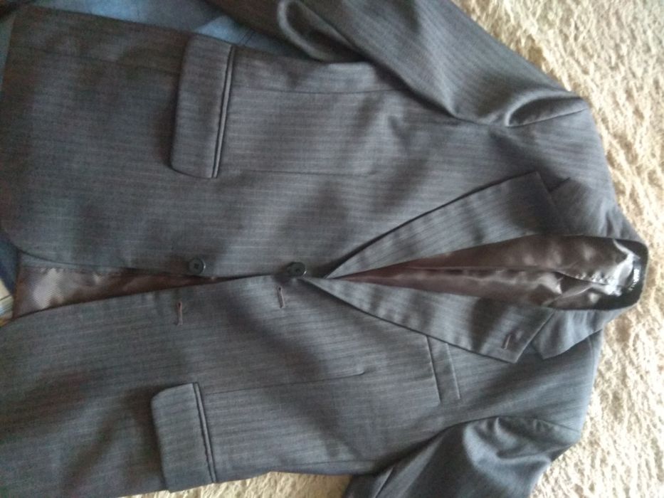 Продам Костюм классика