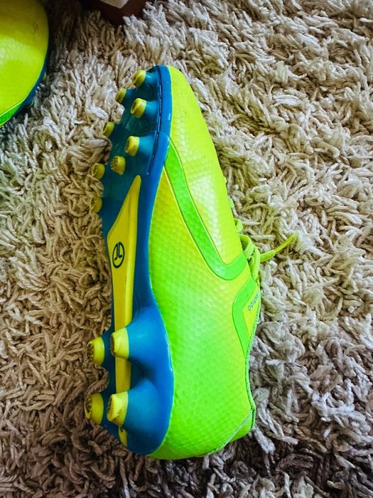 Бутсы футбольные