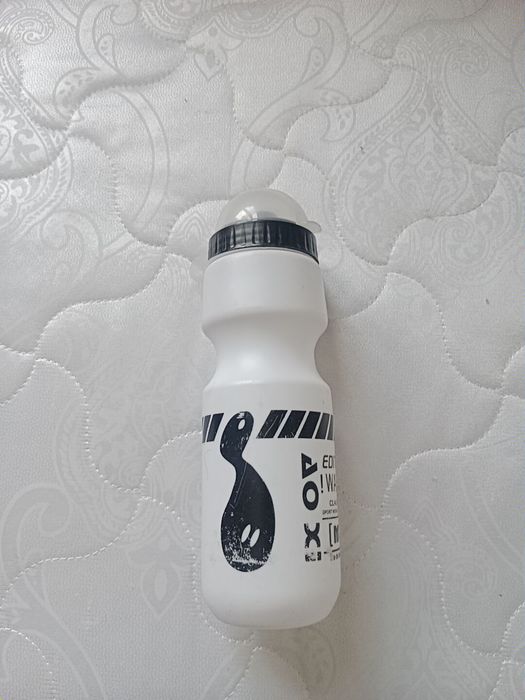 Продается ёмкость ( бутылка) для воды