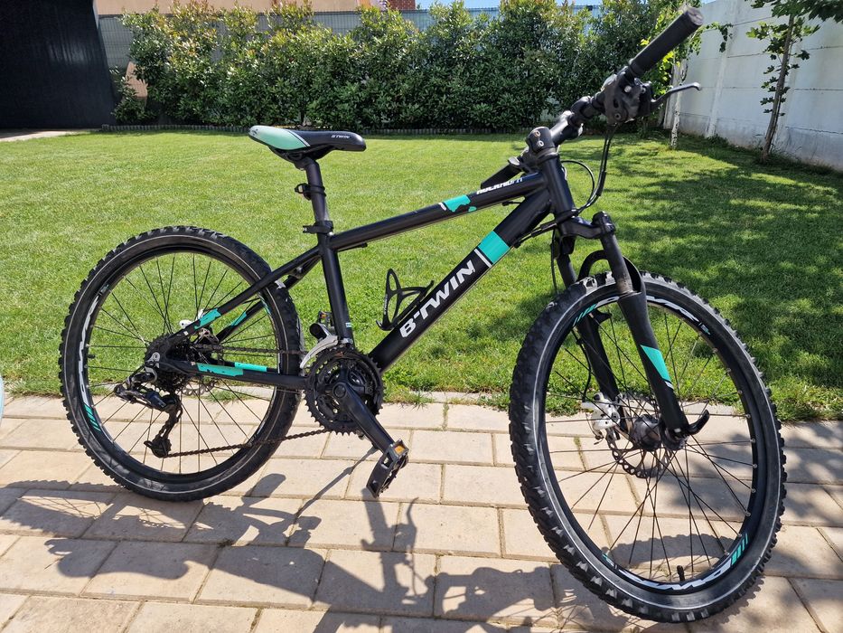 Bicicleta B'Twin Rockrider 700, 24 viteze, frâne disc