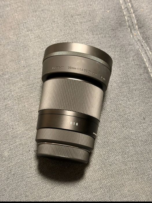 Обектив Sigma f1.4 30mm MFT за Panasonic и Olympus
