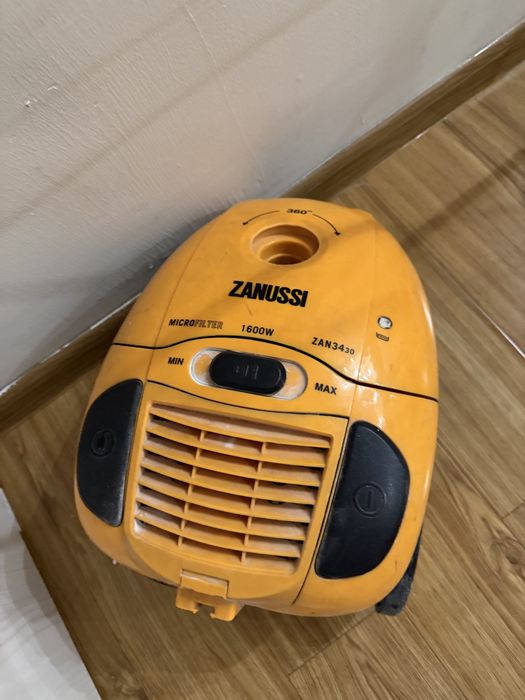 Продам пылесос Zanussi