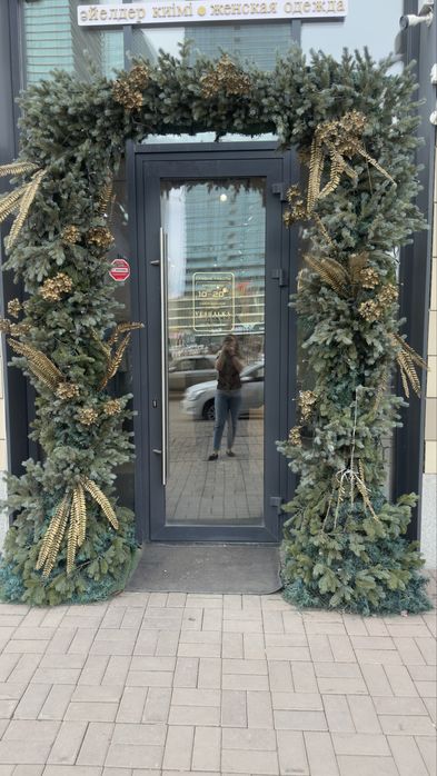 Входная арка в магазин