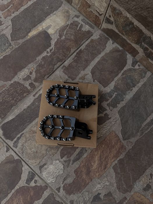 CNC Алуминиеви пегове за Surron / Talaria / Segway — НОВИ