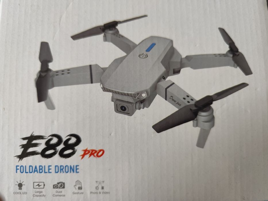 Дрон E88 pro новый