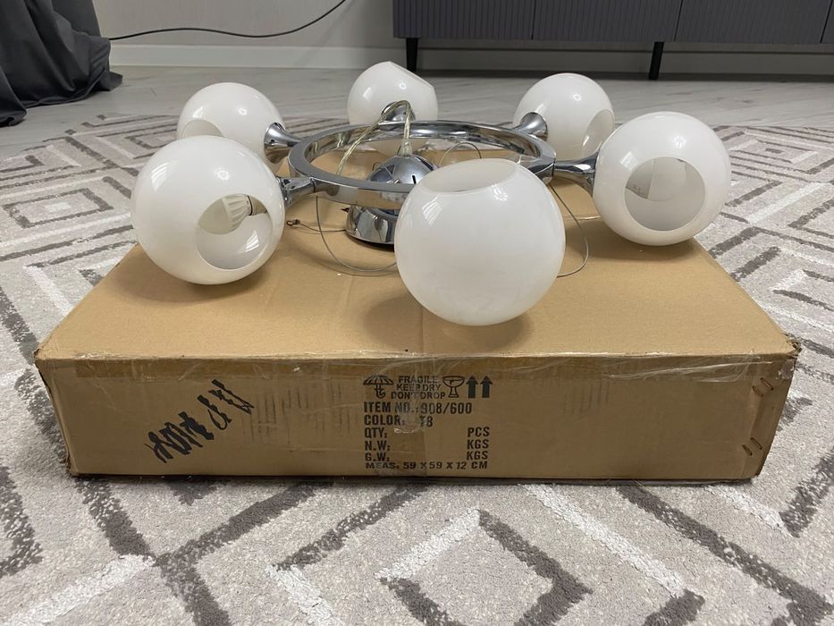 Продам 6 рожковую люстру