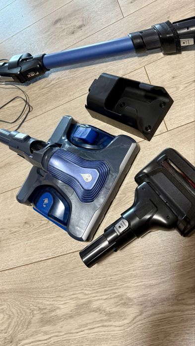 Продам вертикальный моющий пылесос Tefal Flex
