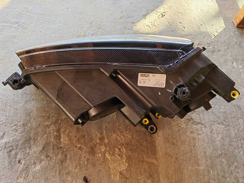 Фар Skoda Karoq H7 + LED десен / Фар Шкода Карок Оригинален