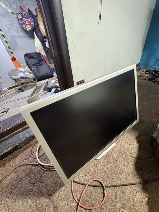 Apple Cinema Display 30  model A1083