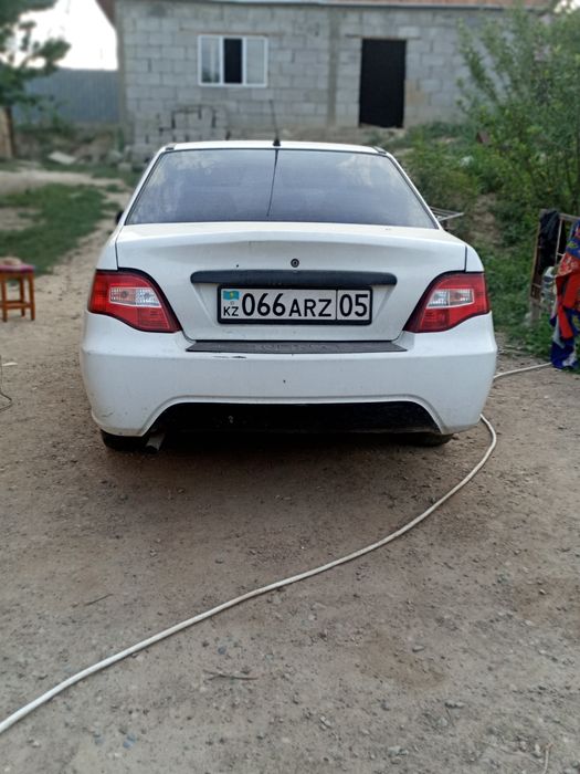 Машина nexia 2012 г