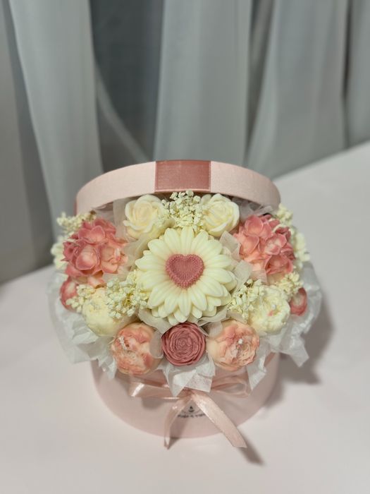 8ми март-подарък,букет,соеви свещи