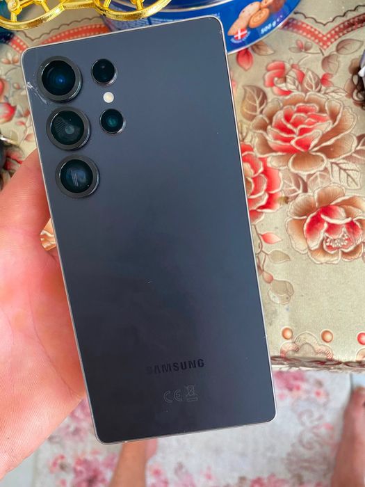 Samsung galaxy s25 ultra.