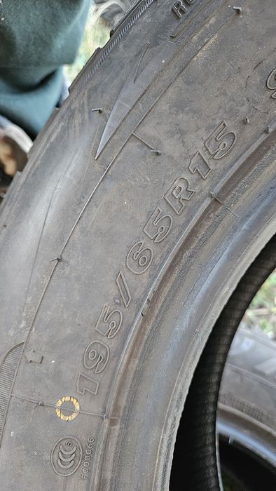 2бр гуми 195 65 15 максис