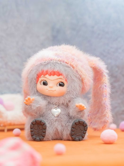 Плюшена кукла играчка Wakuku – пухкава изненада с шапка