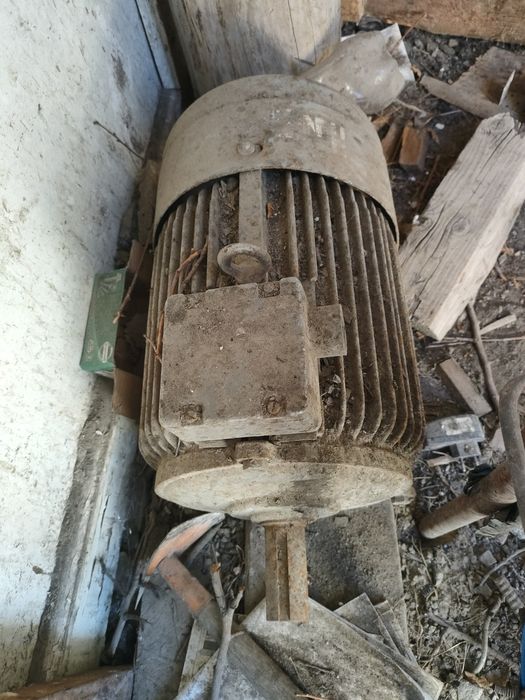 Продам электродвигатель