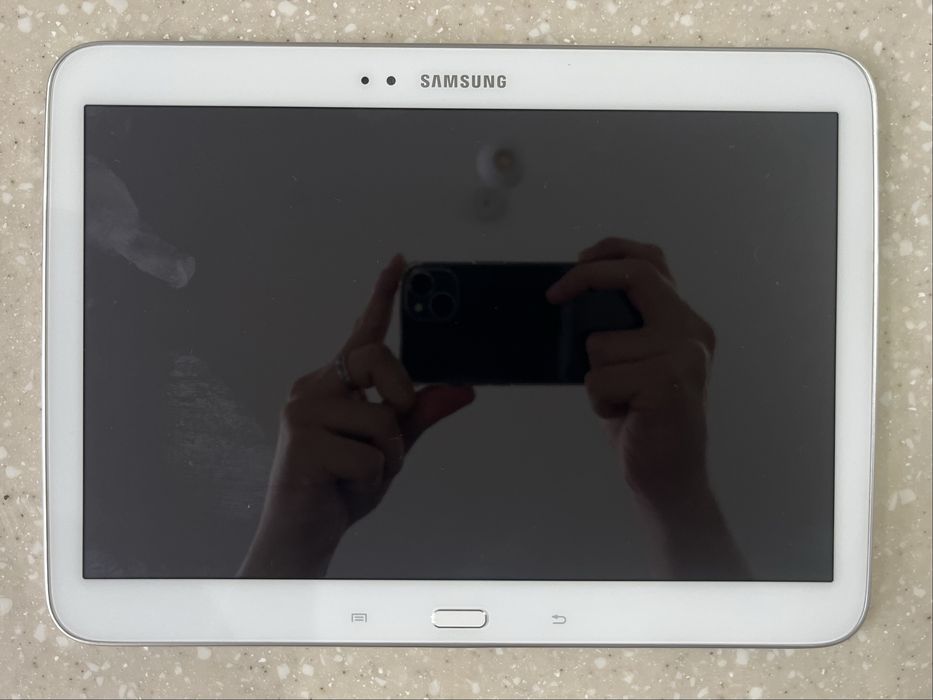 Планшет Samsung Galaxy Tab 3 10.1 LTE (GT-P5220)