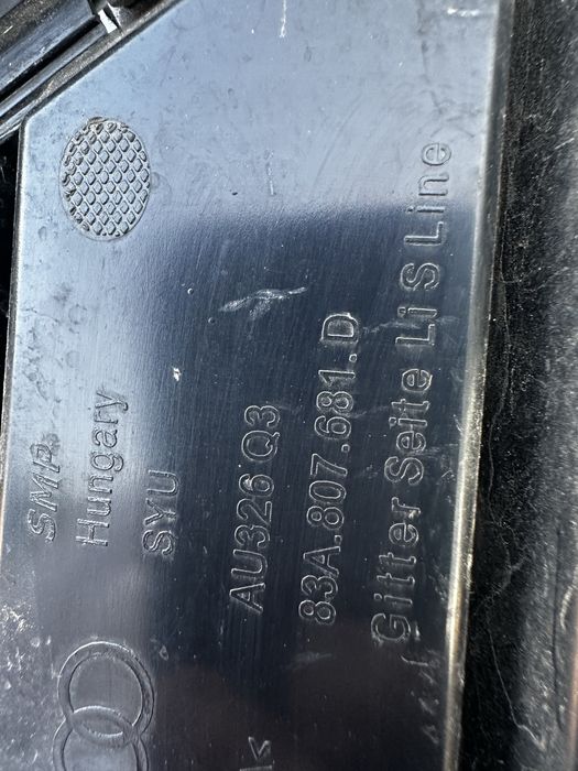 Grilă stânga bară față audi Q3.(83A).S linne.cod:83A807681.D.