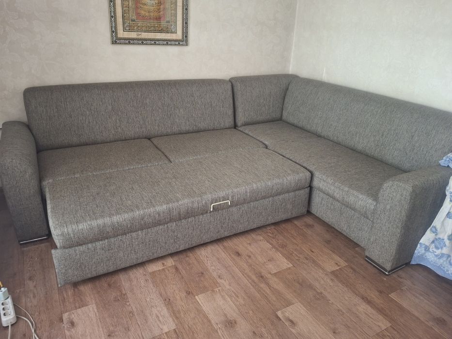 Продам диван угловой