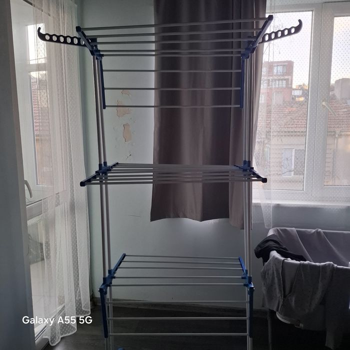 Продавам сушилник за дрехи  ,купен от тему