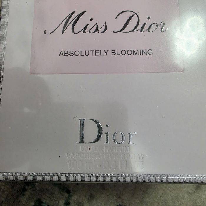 Parfum Miss DlOR Absolutely Blooming 100ml EDP, sigilat