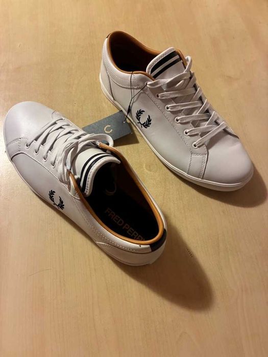 Продавам обвуки Fred Perry, 45 номер