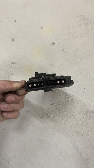 Продам запчачти на мерседес 124