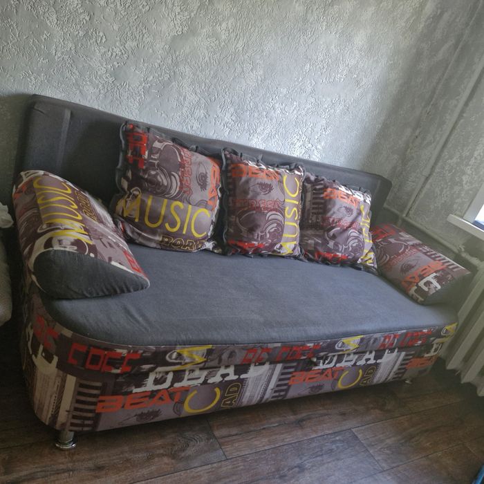 Продам диван в отличном состоянии
