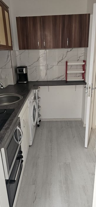 Vând Garsoniera etaj 2