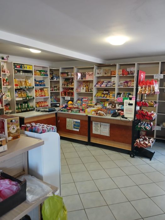 De vanzare magazin-bar/casa de locuit