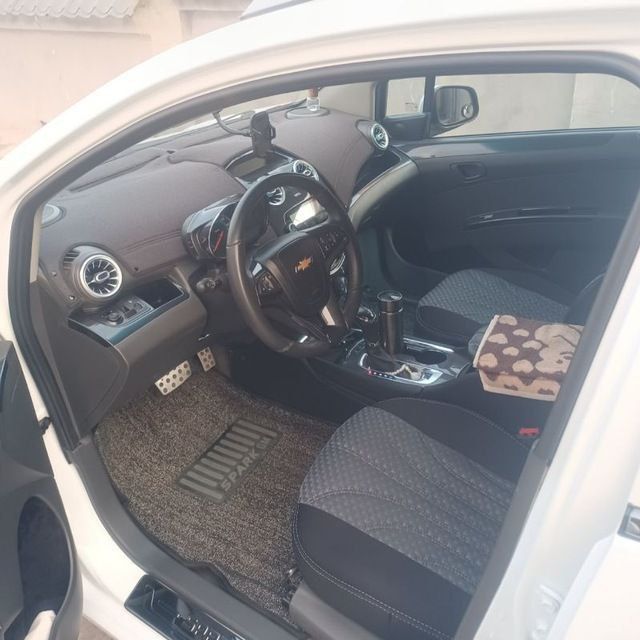 Spark naqtga sotiladi