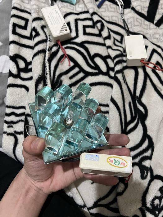 Продам светильник