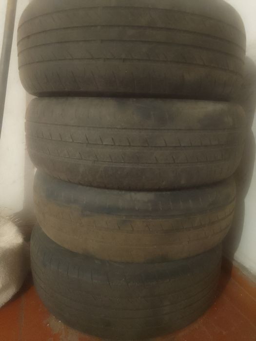 Колесо шины на машину