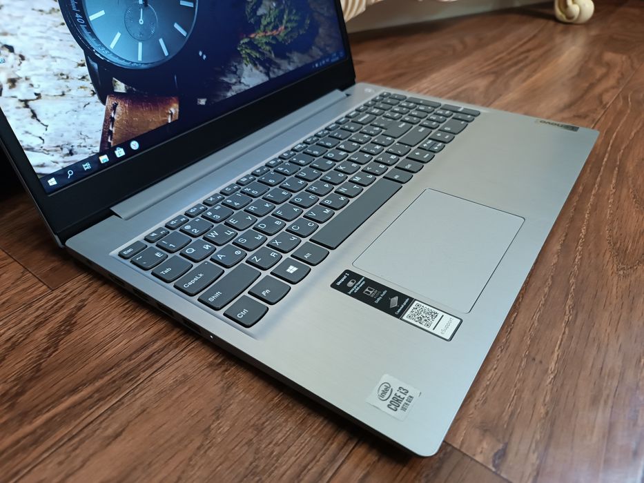 Ноутбук LENOVO i3-10thGen + Сумка.