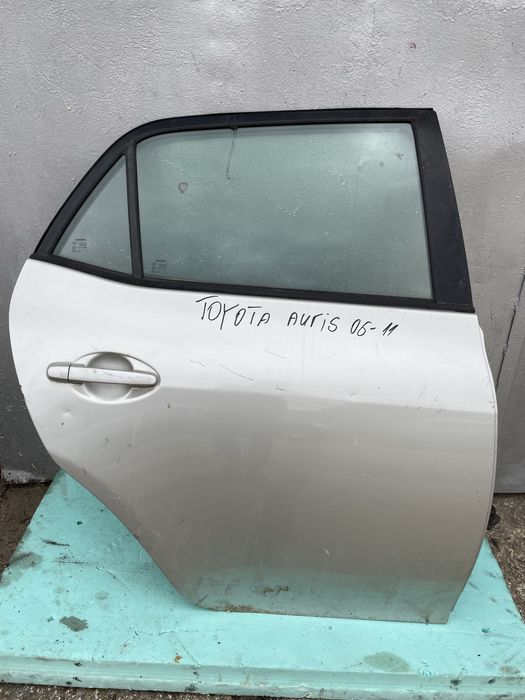 Задна дасна врата за Toyota Auris Тойота Аурис 2007-2010г